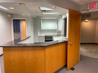 Plus de détails pour 3 Woodland Rd, Stoneham, MA - Bureau à louer