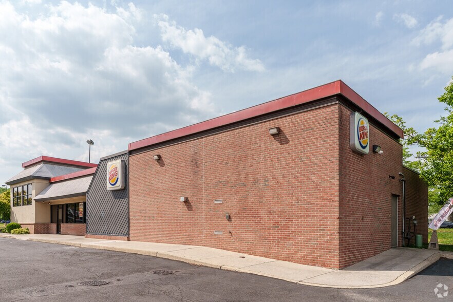 90 Franklin Mills Blvd, Philadelphia, PA for lease - Building Photo - Image 3 of 4