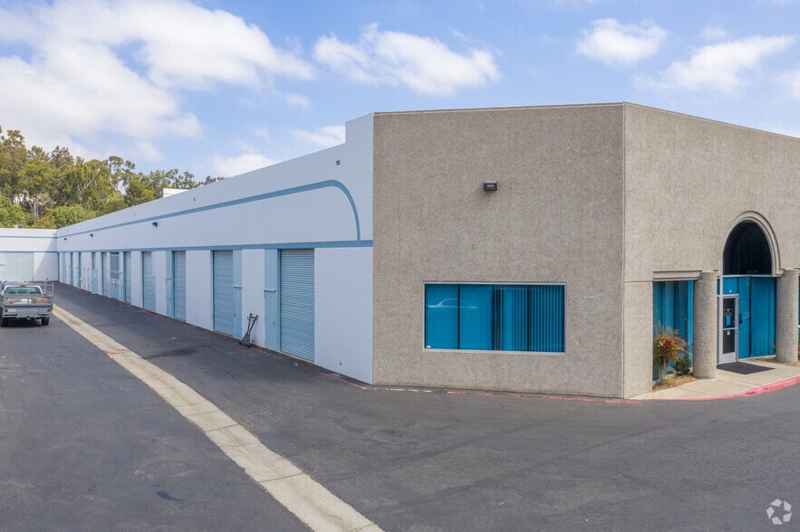 4065 Oceanside Blvd, Oceanside, CA à louer - Photo du bâtiment - Image 2 de 16