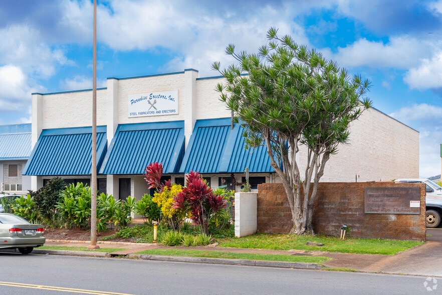 94-469 Ukee St, Waipahu, HI à vendre - Photo du bâtiment - Image 2 de 11