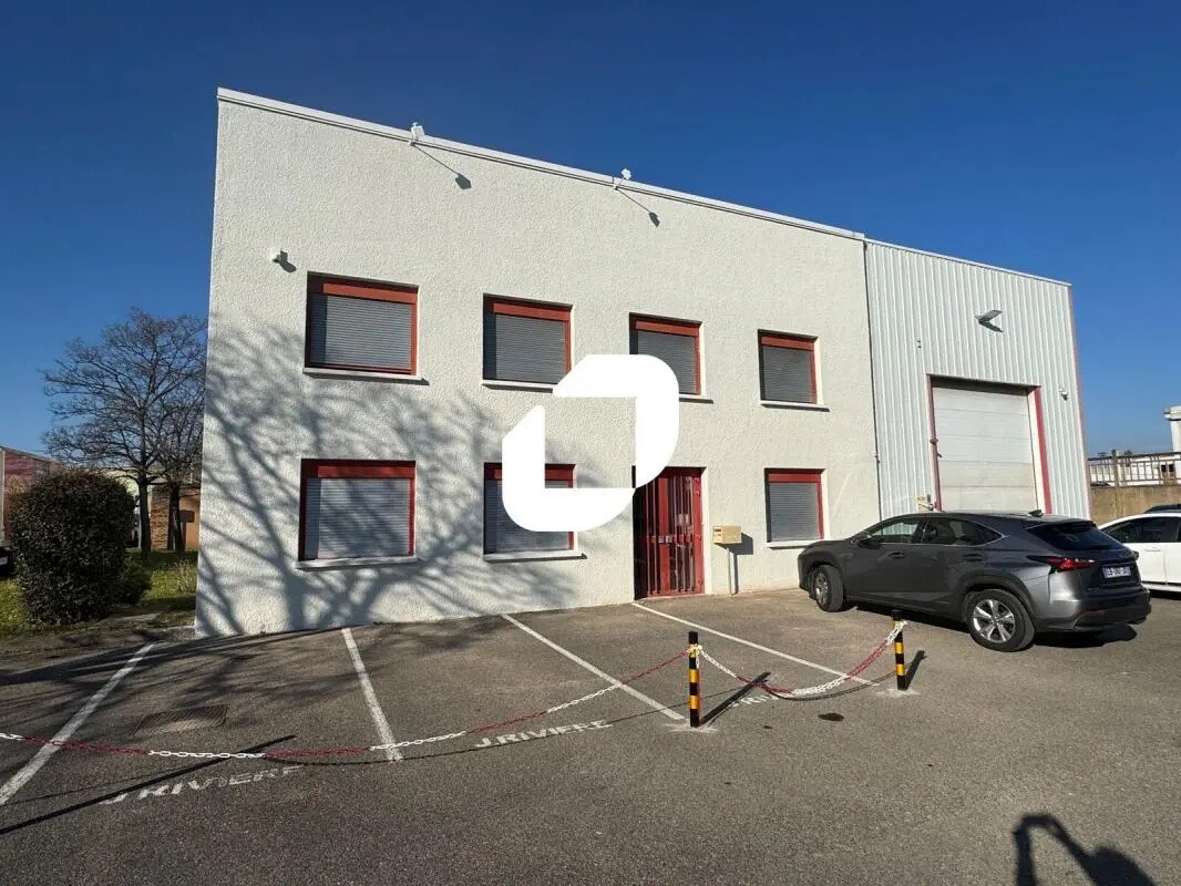 Flex in Vénissieux for lease Building Photo- Image 1 of 14