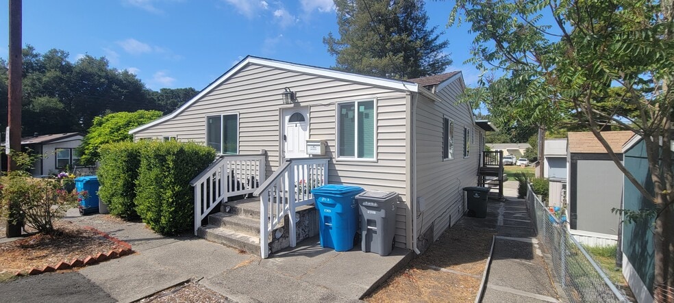 6070 Old Redwood Hwy, Penngrove, CA à vendre - Photo du bâtiment - Image 3 de 16