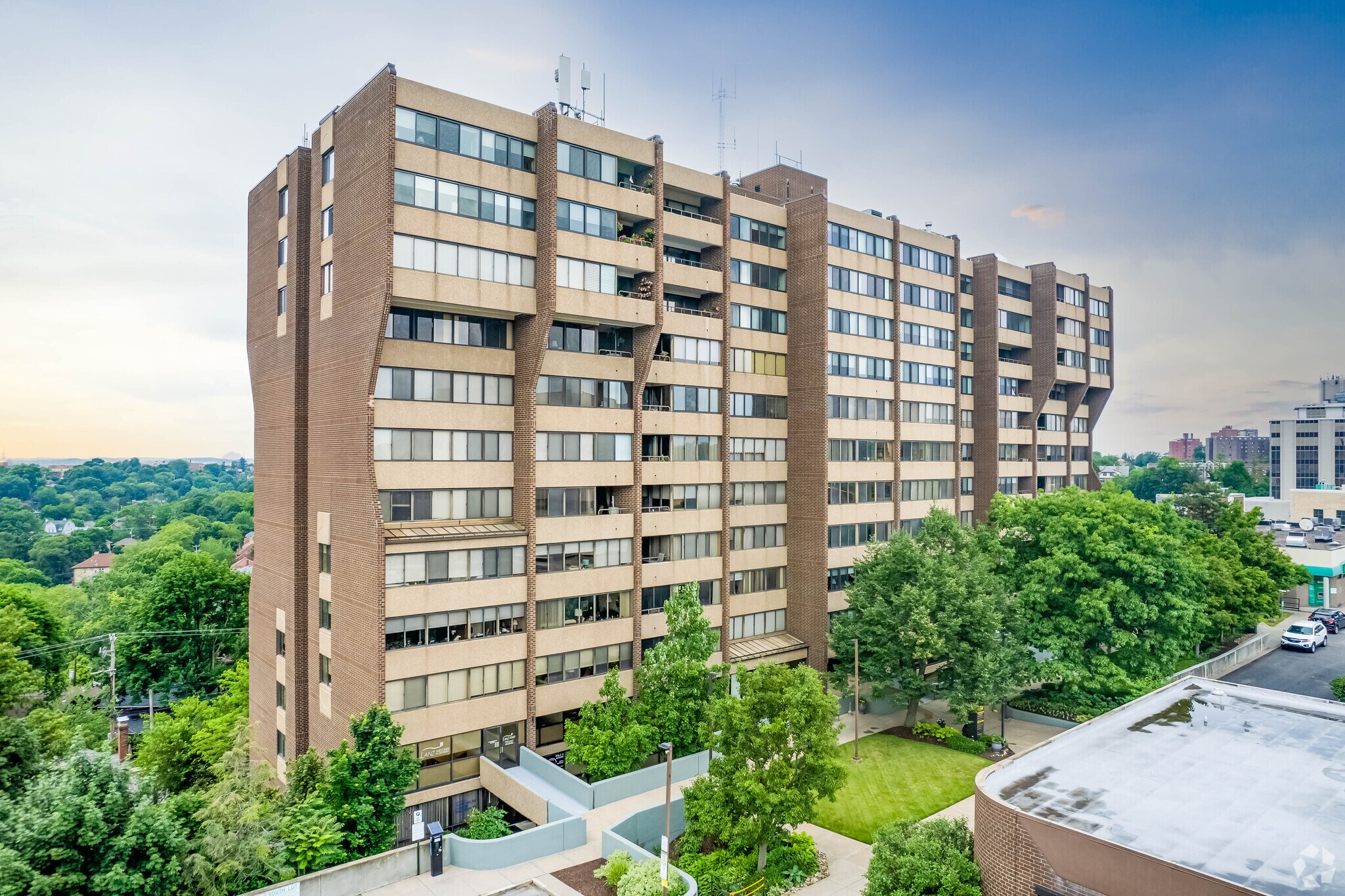 750 Washington Rd, Mt Lebanon, PA à vendre Photo du bâtiment- Image 1 de 7