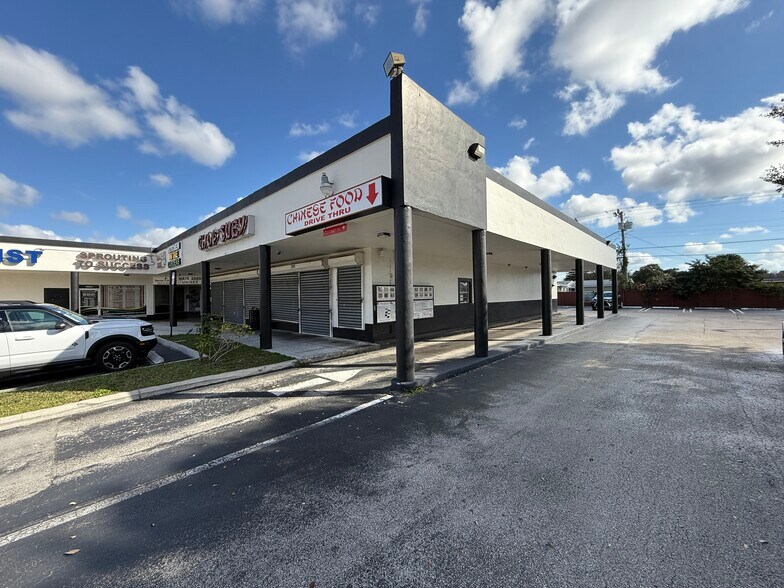 18053-18065 NW 27th Ave, Miami Gardens, FL à louer - Photo du bâtiment - Image 3 de 25
