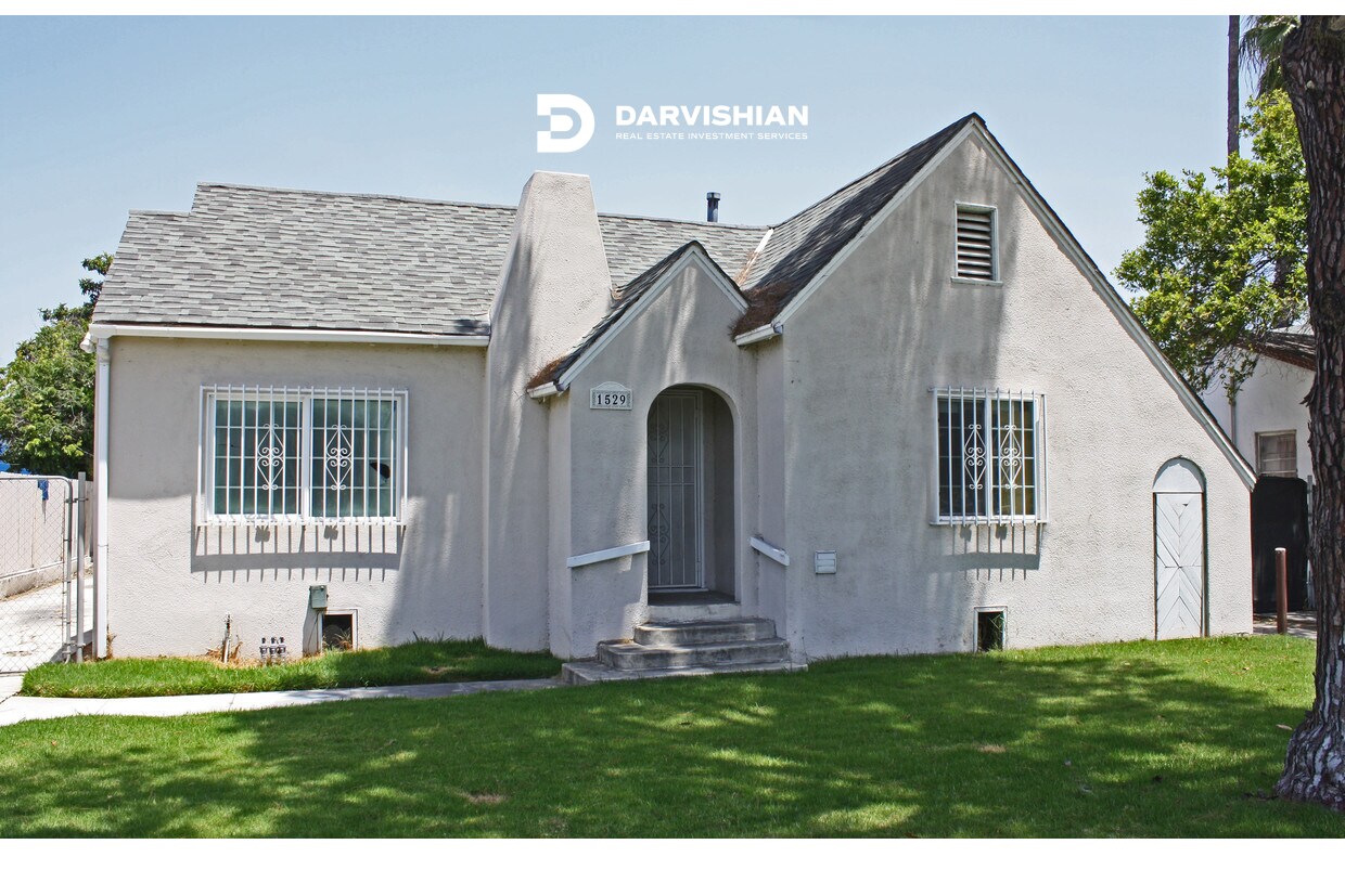 1529 E 1st St, Santa Ana, CA à vendre Photo du bâtiment- Image 1 de 1