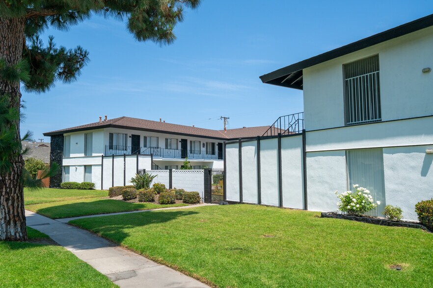 9361 Cellini Ave, Garden Grove, CA à vendre - Photo du bâtiment - Image 2 de 18