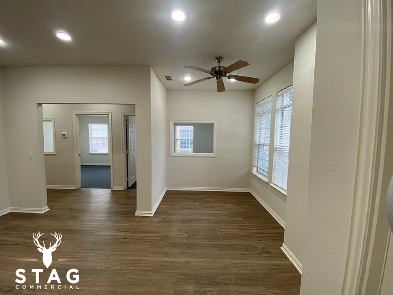1206 Bent Oaks Ct, Denton, TX for lease - Lobby - Image 2 of 50