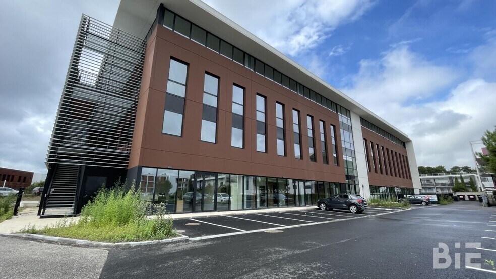 Office in Mérignac for sale - Building Photo - Image 2 of 8