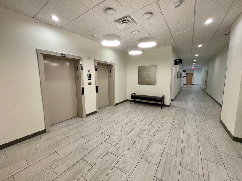 1011 Johnston Willis Dr, North Chesterfield, VA for lease - Interior Photo - Image 3 of 9