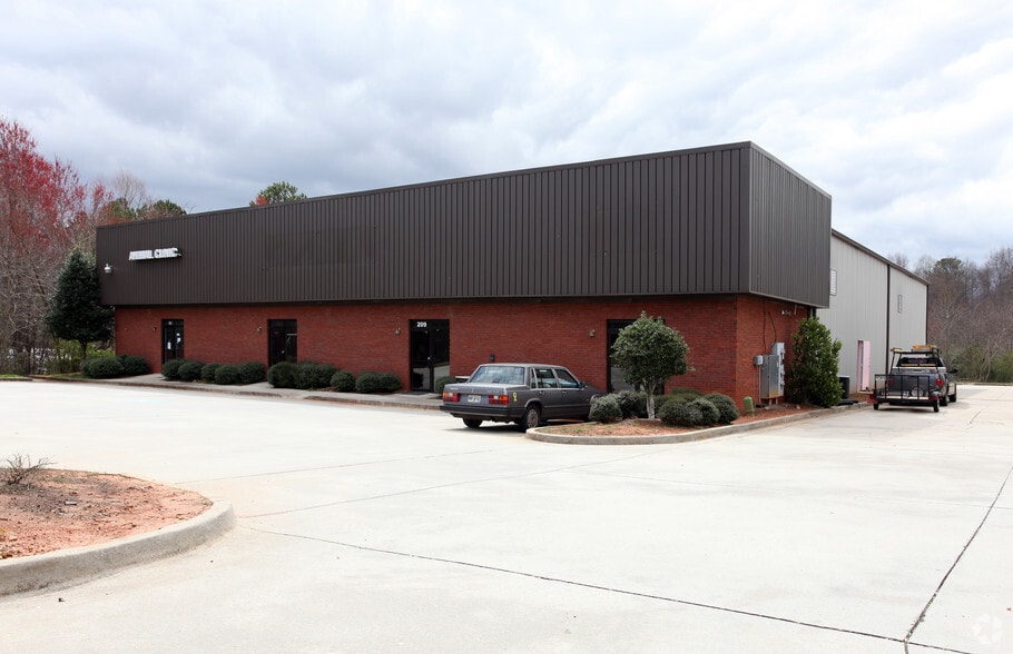 205-211 Mcdonough Pky, Mcdonough, GA for lease - Primary Photo - Image 2 of 11