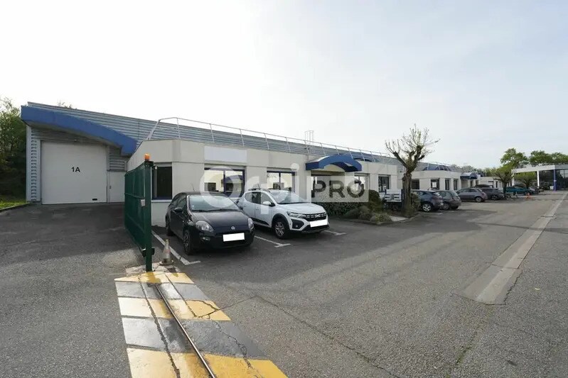 Flex in Saint-Genis-Laval for lease - Building Photo - Image 1 of 47