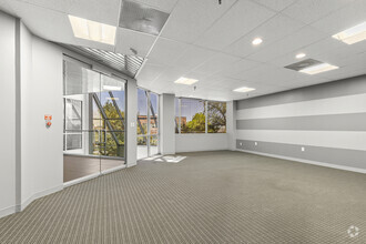 4001 Airport Fwy, Bedford, TX for lease Interior Photo- Image 1 of 6