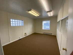 60-90 N 1st St, Zionsville, IN à louer Photo intérieure- Image 1 de 9