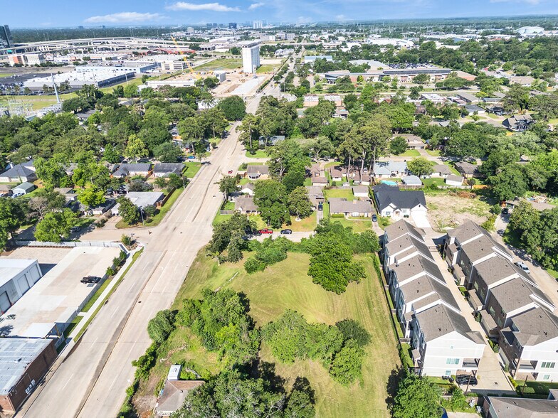 1221 Conrad Sauer Dr, Houston, TX à vendre - Photo du bâtiment - Image 3 de 8