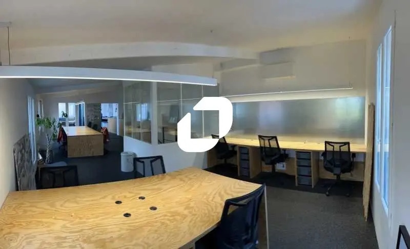 Office in Montreuil for lease - Building Photo - Image 2 of 7