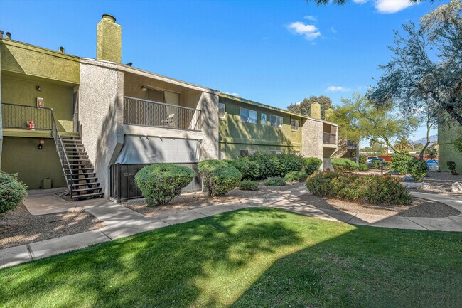 Plus de détails pour 8880 E Broadway Blvd, Tucson, AZ - Multi-résidentiel à vendre