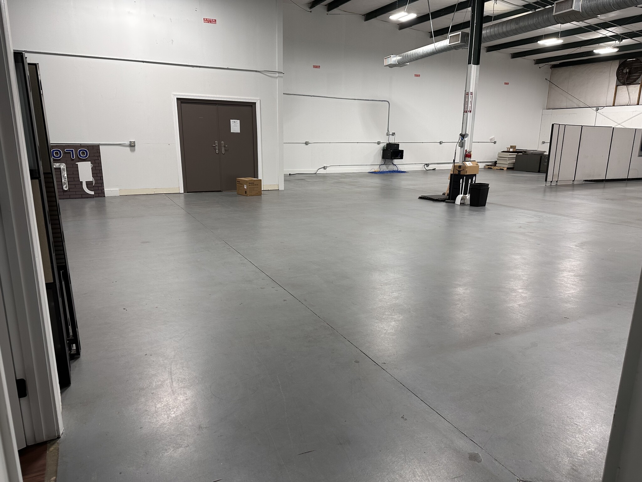 297 Industrial Park Dr, Lawrenceville, GA for lease Building Photo- Image 1 of 43