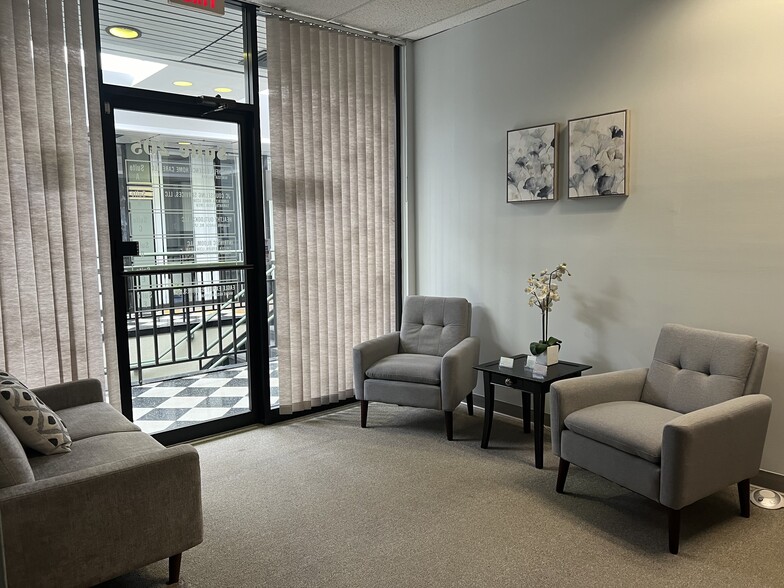 900 Straits Tpke, Middlebury, CT for lease - Building Photo - Image 2 of 9