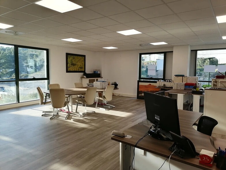 Bureau dans La Ciotat à louer - Photo intérieure - Image 2 de 9