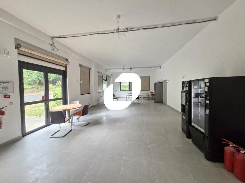 6 Allée Hendrik Lorentz, Champs-sur-Marne à louer - Photo du bâtiment - Image 2 de 26