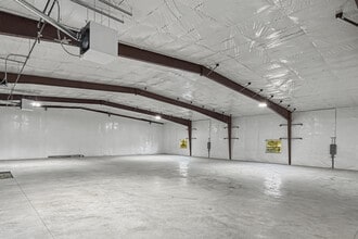 385 NW 43rd Pl, Des Moines, IA à louer Photo intérieure- Image 2 de 9