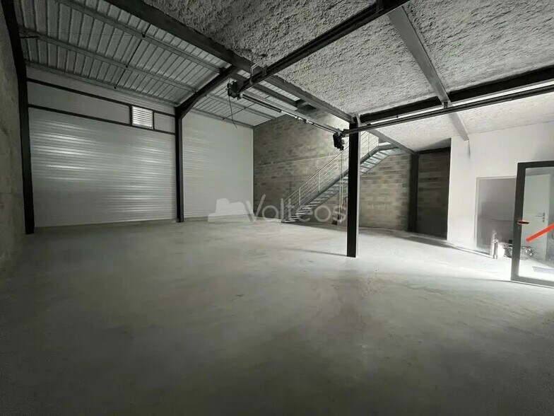 Flex in Cugnaux for lease - Interior Photo - Image 2 of 6