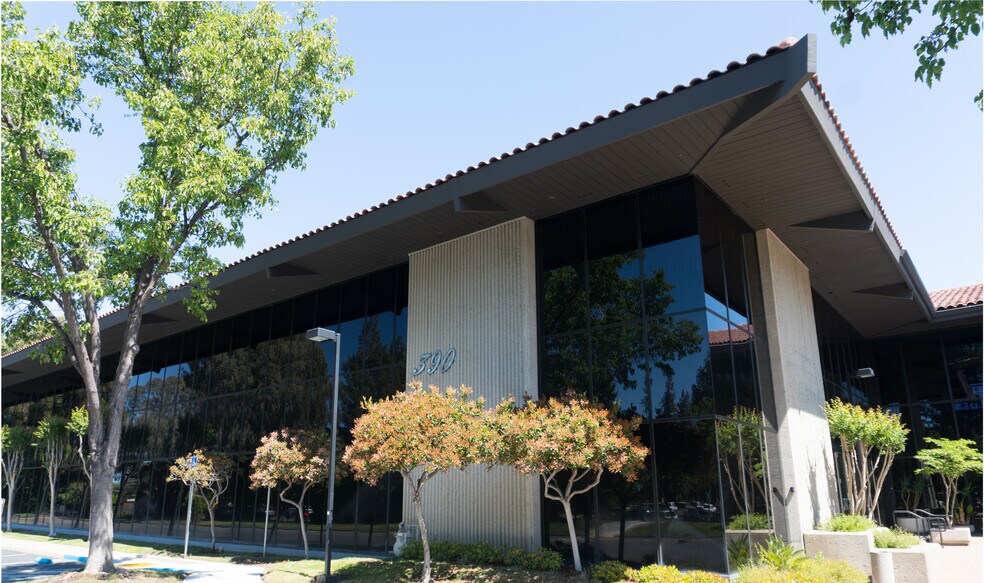 350 N Wiget Ln, Walnut Creek, CA à louer - Photo du bâtiment - Image 1 de 7