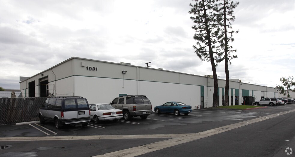 1031-1035 S Linwood Ave, Santa Ana, CA à louer - Photo principale - Image 1 de 10