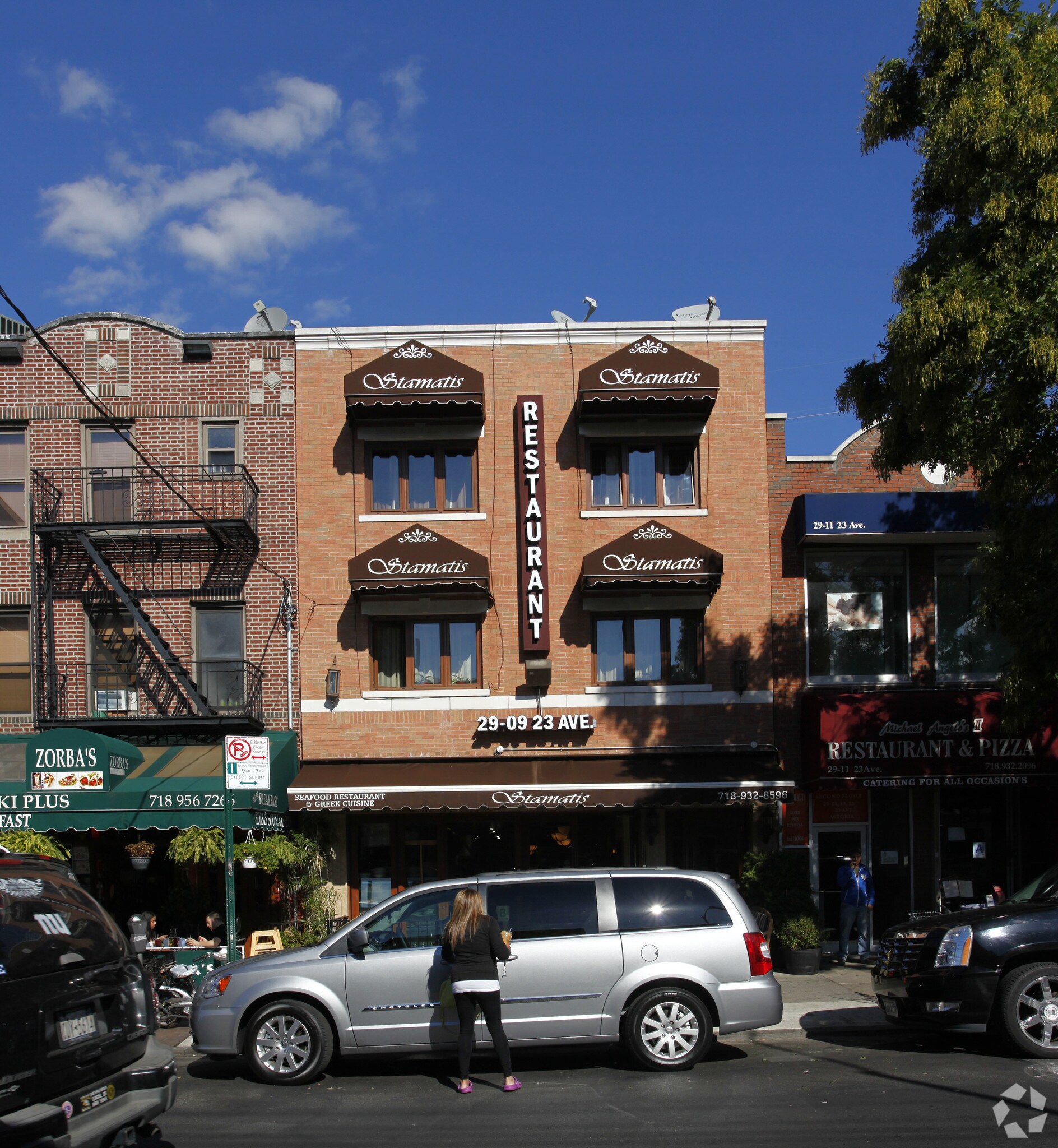 29-09 23rd Ave, Astoria, NY à louer Photo du bâtiment- Image 1 de 2