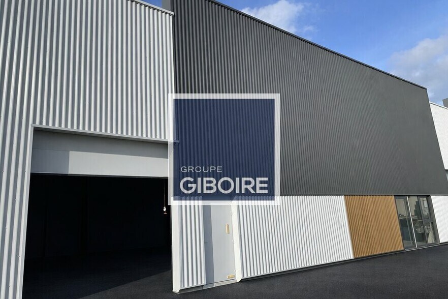 Industrial in La Mézière for lease - Building Photo - Image 3 of 10