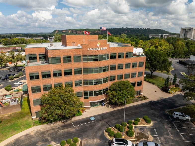 2800 Cantrell Rd, Little Rock, AR for lease - Building Photo - Image 2 of 6