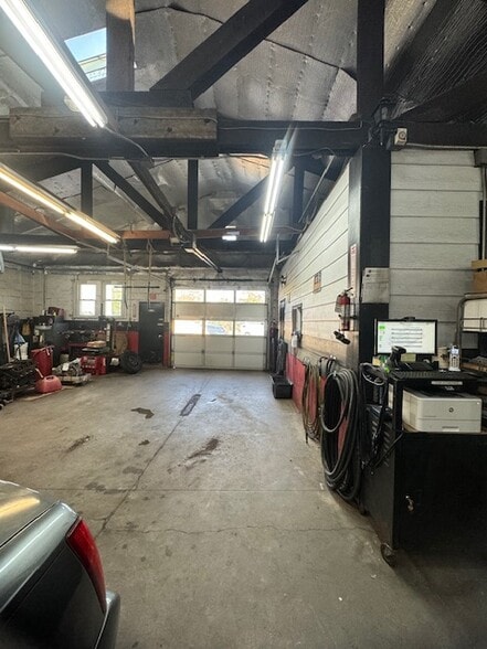 147 New Dorp Plz N, Staten Island, NY for sale - Interior Photo - Image 2 of 20