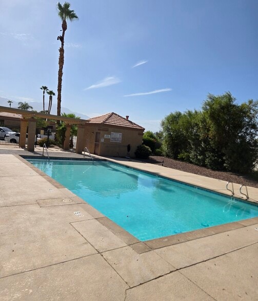 42995 Park Pl, Palm Desert, CA for sale - Building Photo - Image 2 of 30