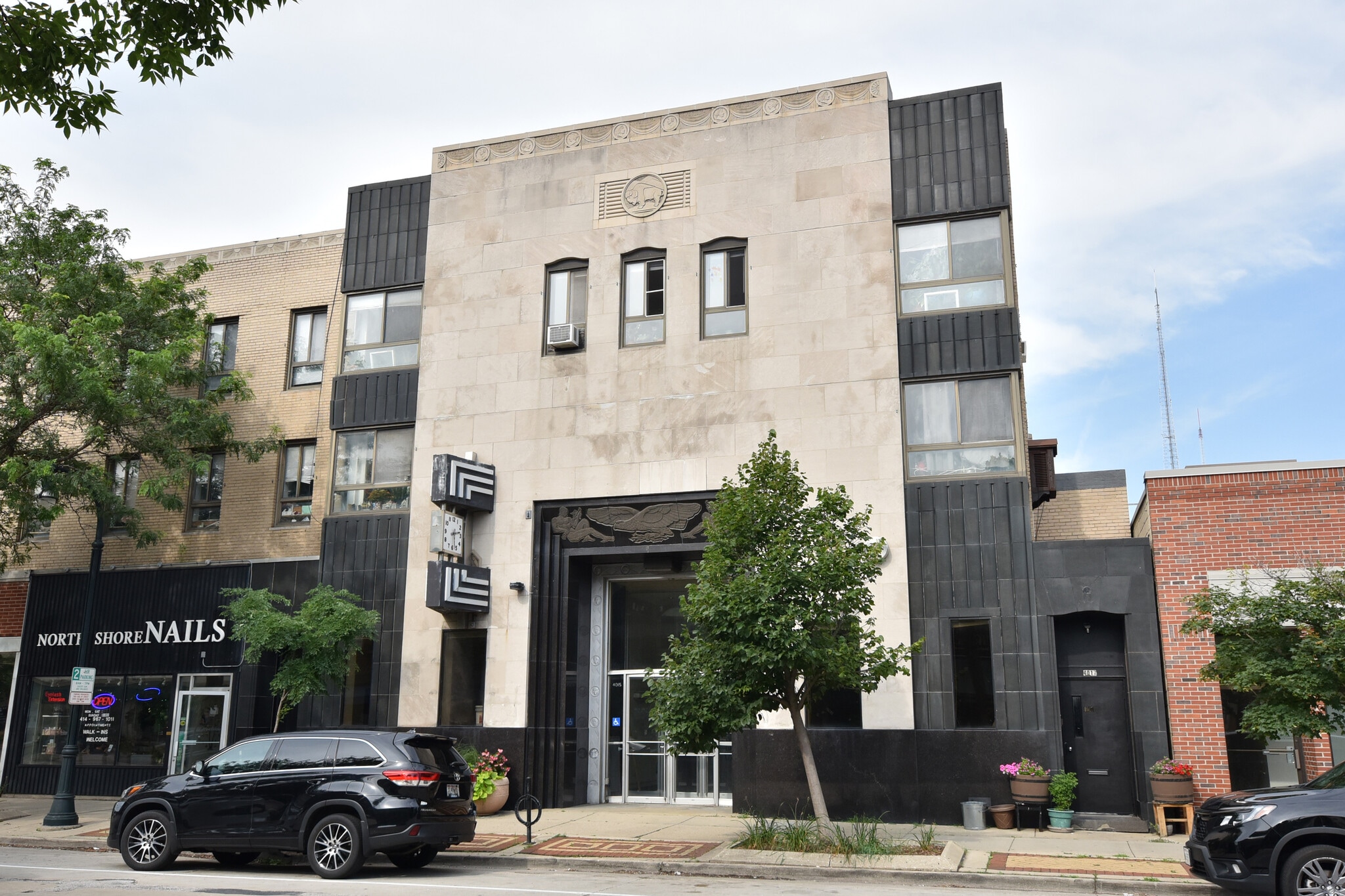 4001-4015 N Oakland Ave, Milwaukee, WI for lease Building Photo- Image 1 of 13