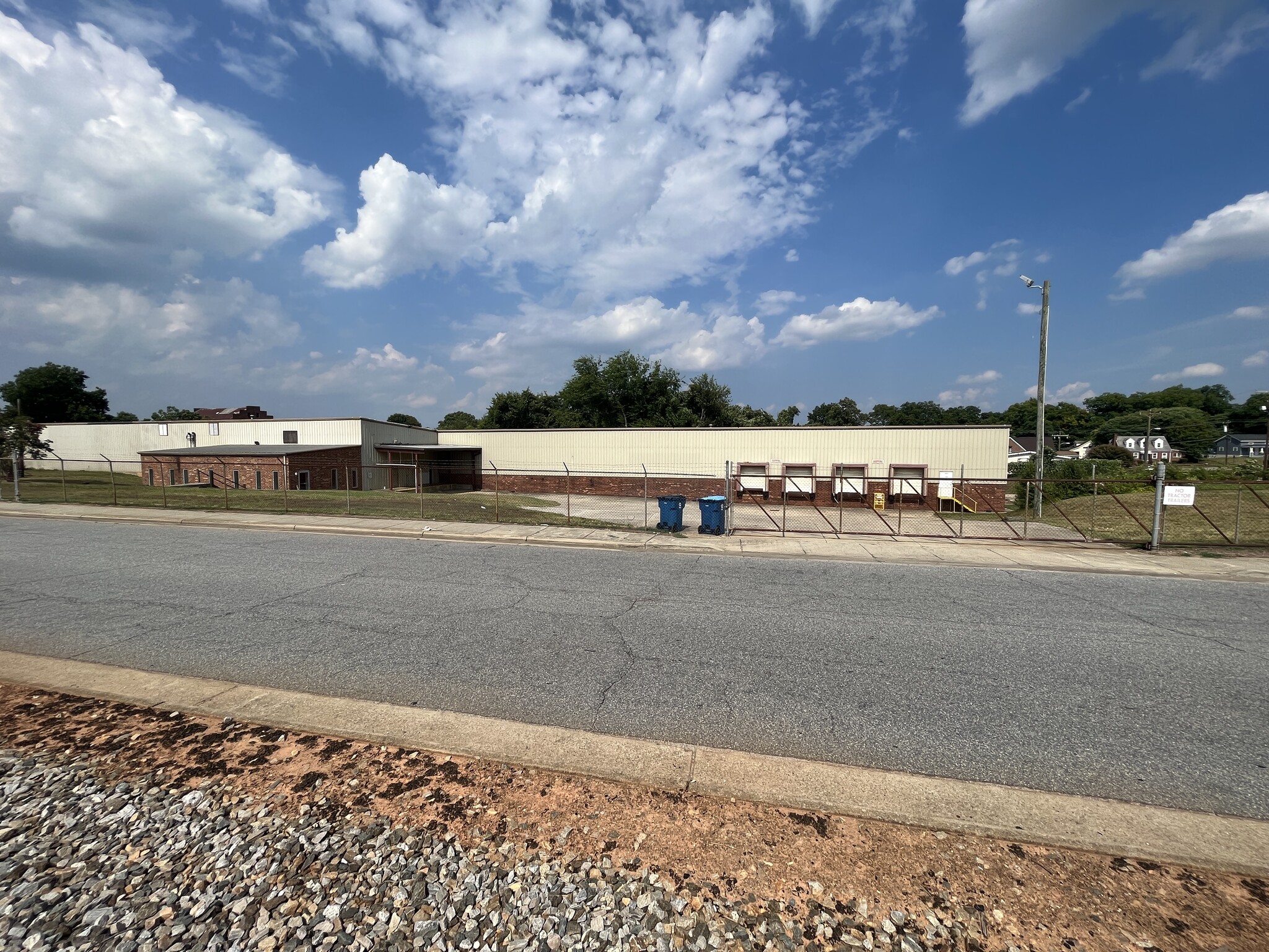 205 SE Market St, Reidsville, NC à louer Photo principale- Image 1 de 13