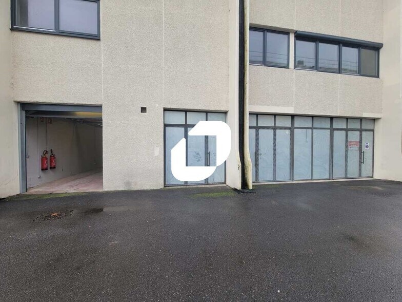 Local d'activités dans Palaiseau à vendre - Photo du bâtiment - Image 1 de 8