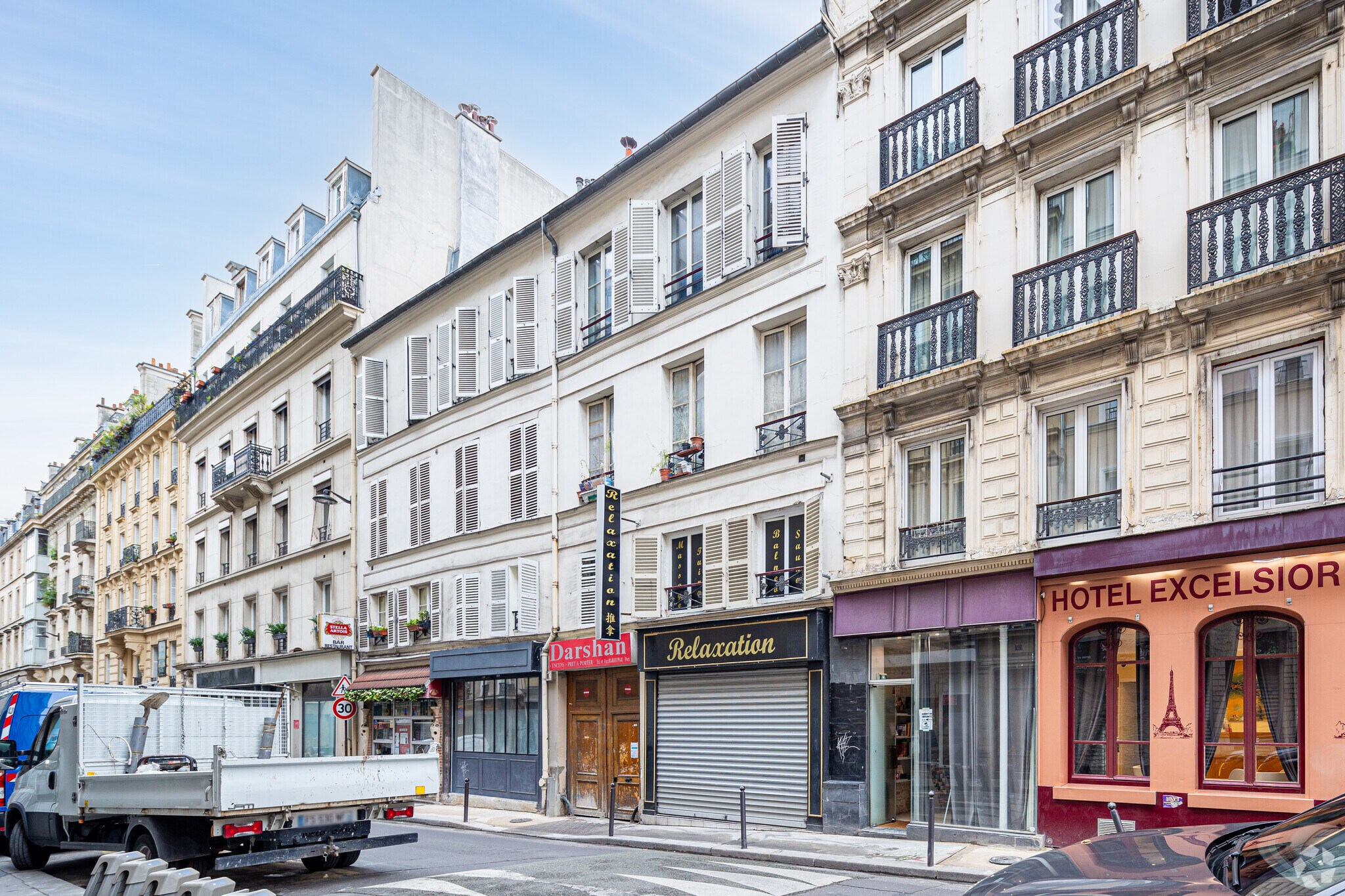 Rue De Lancry, Paris for lease Primary Photo- Image 1 of 5