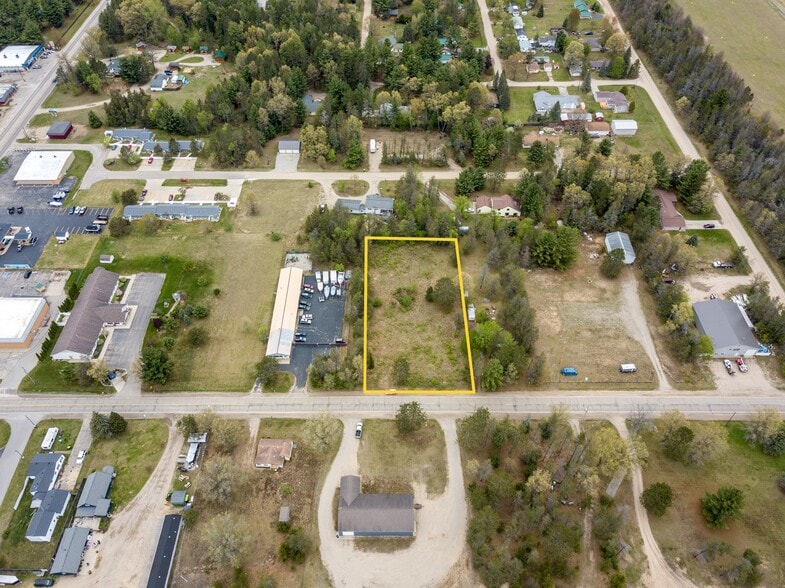 10153 E Airport Rd, Saint Helen, MI for sale - Building Photo - Image 3 of 10