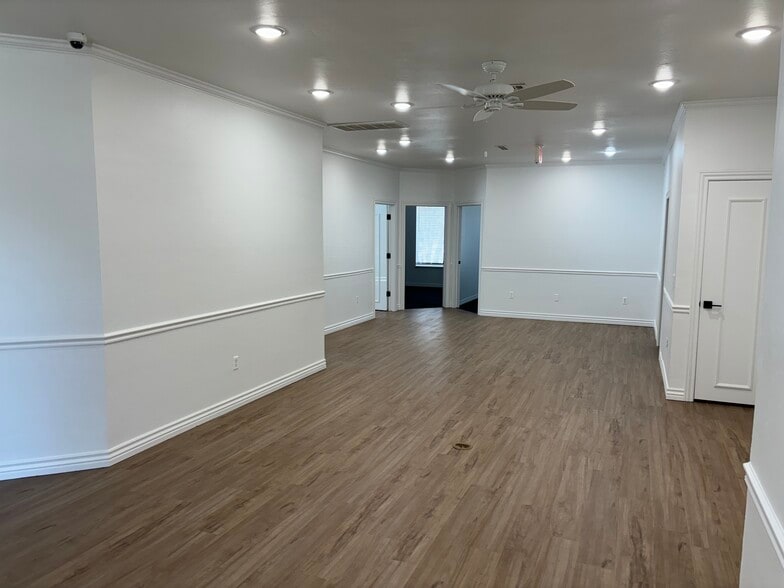 817 Irish Ln, Edmond, OK à louer - Photo intérieure - Image 3 de 16