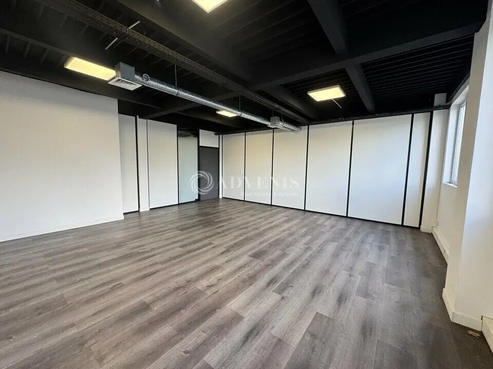 Office in La Courneuve for lease Building Photo- Image 1 of 8