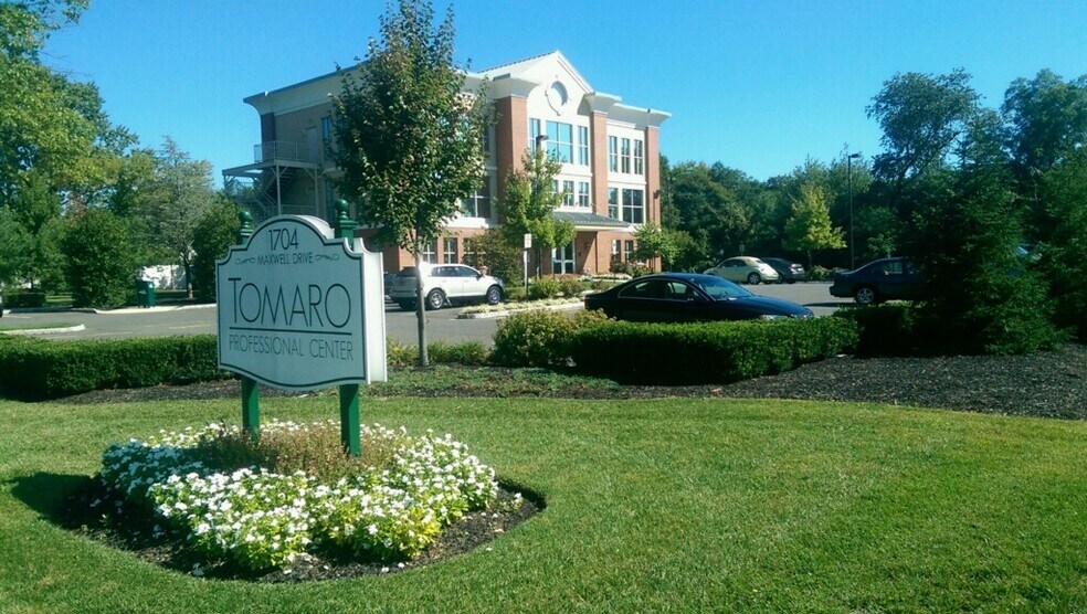 1704 Maxwell Dr, Wall Township, NJ à louer - Photo du bâtiment - Image 2 de 13