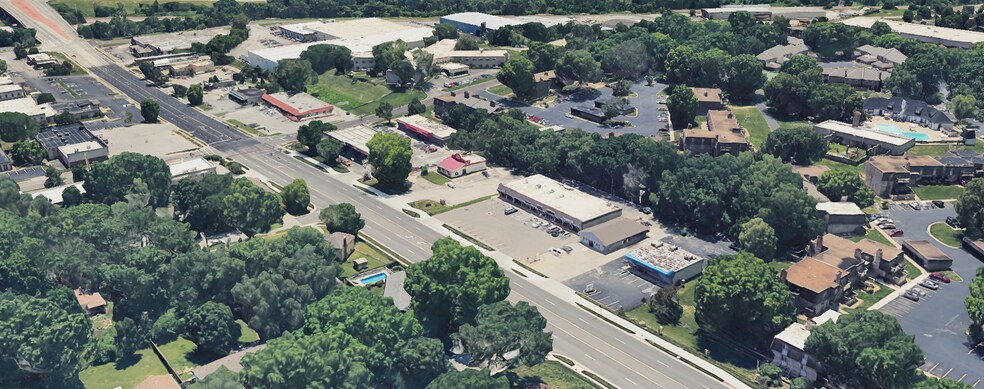 10325-10403 W 75th St, Shawnee, KS à louer - Photo du bâtiment - Image 3 de 4