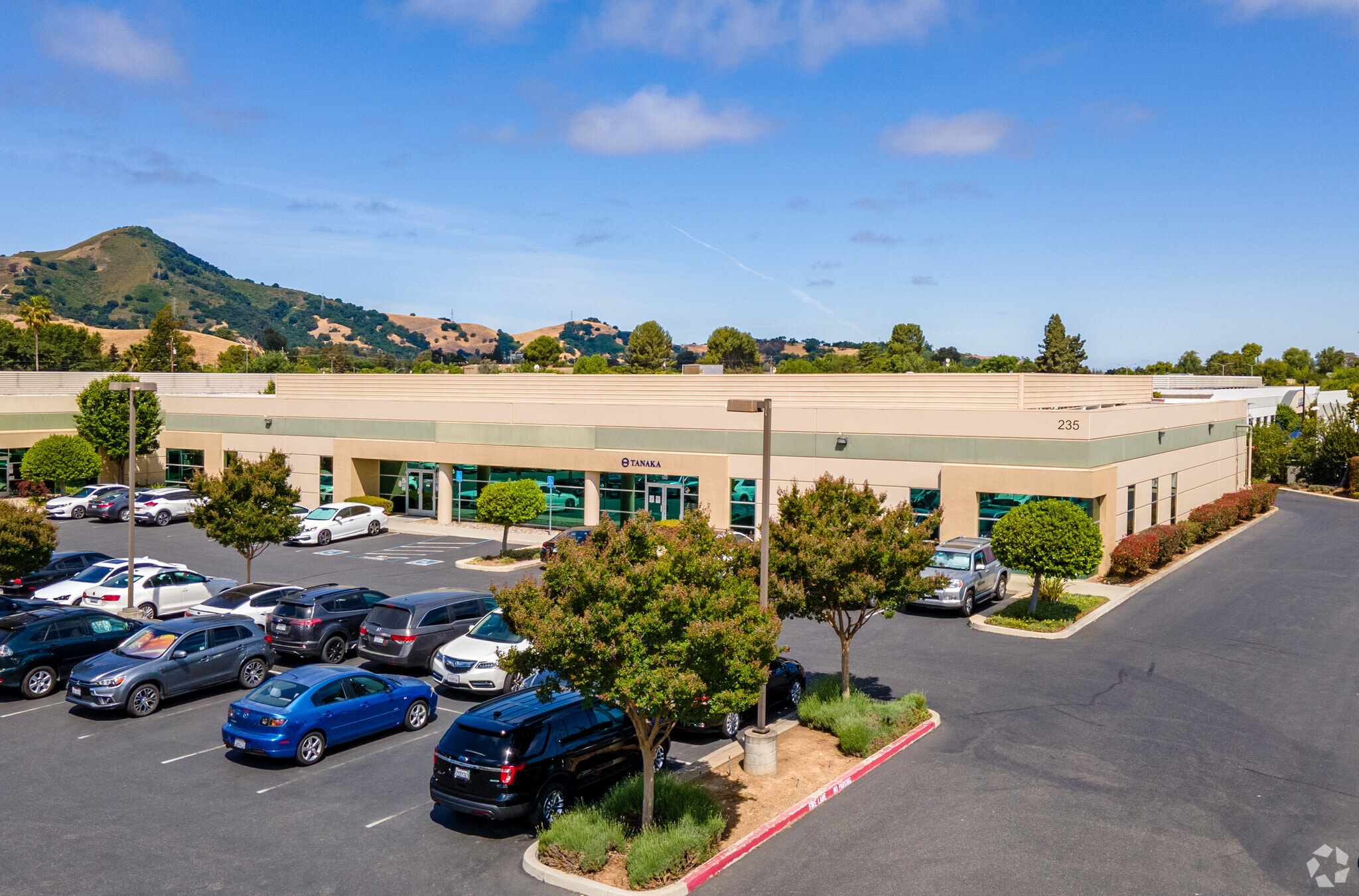 235 Vineyard Ct, Morgan Hill, CA for lease Primary Photo- Image 1 of 4