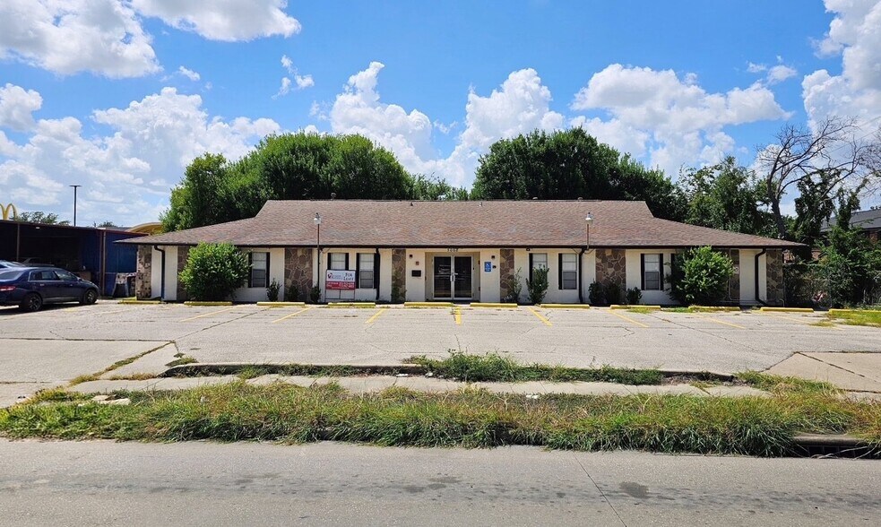3008 Strawberry Rd, Pasadena, TX à louer - Photo du bâtiment - Image 1 de 1