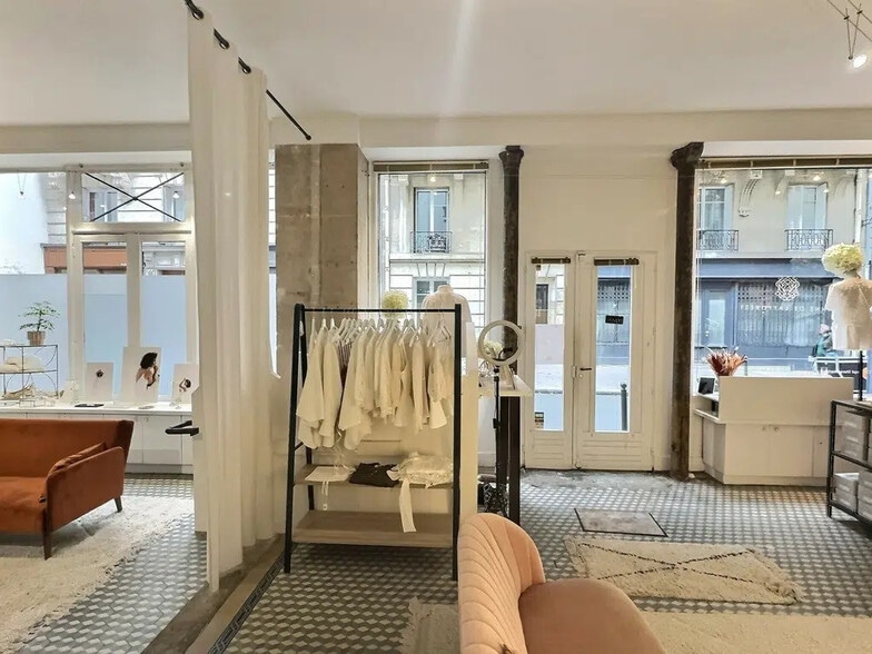 Office in Paris for lease - Interior Photo - Image 3 of 7