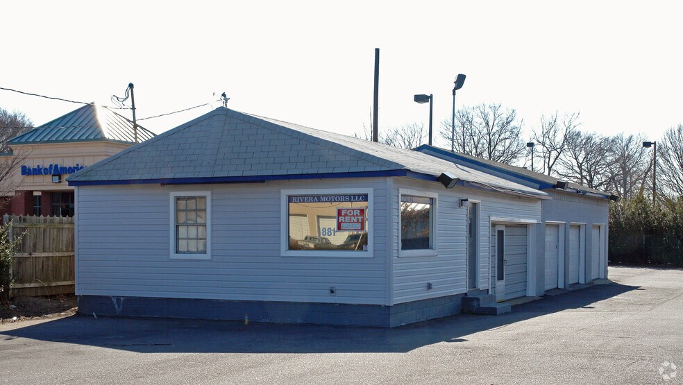 881 E Little Creek Rd, Norfolk, VA for sale - Primary Photo - Image 1 of 5