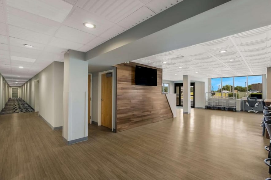 680 Winfield Dunn Pky, Sevierville, TN for sale - Building Photo - Image 3 of 21