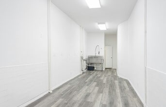 390 Metropolitan Ave, Brooklyn, NY for lease Interior Photo- Image 2 of 3