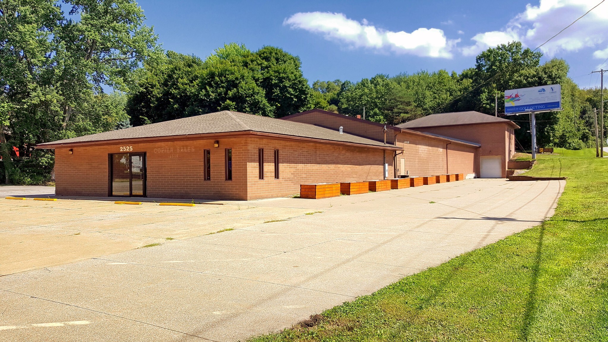2525 S Main St, Akron, OH for lease Primary Photo- Image 1 of 16