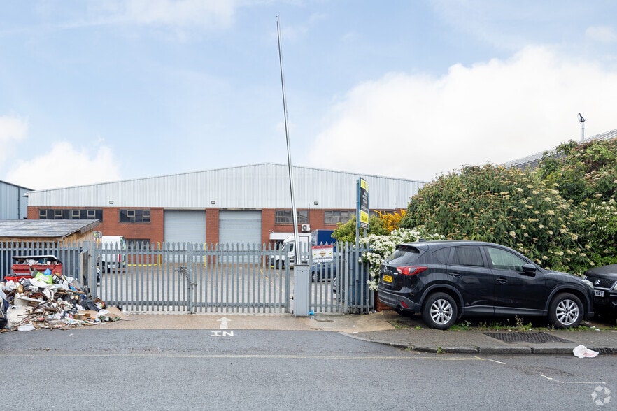 46-50 Standard Rd, London for lease - Building Photo - Image 3 of 3